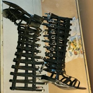🌟EXCLUSIVE VINTAGE 🌟FIRM PRICE -CHANEL"RUNWAY" gladiator bootie  sandals